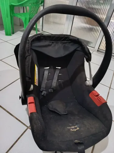 Vende-se bebê conforto usado 