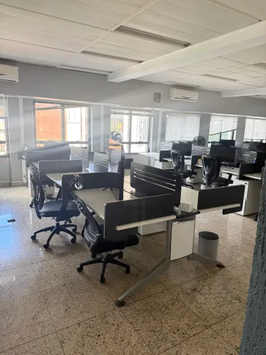 Mesas de escritório - Estações de trabalho