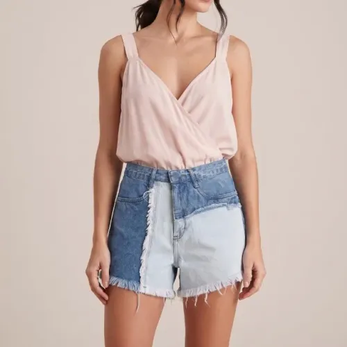 Shorts Jeans Feminino Patchwork - Duas Lavagens 100%algodão Bicolor- Barra Desfiada Bolsos