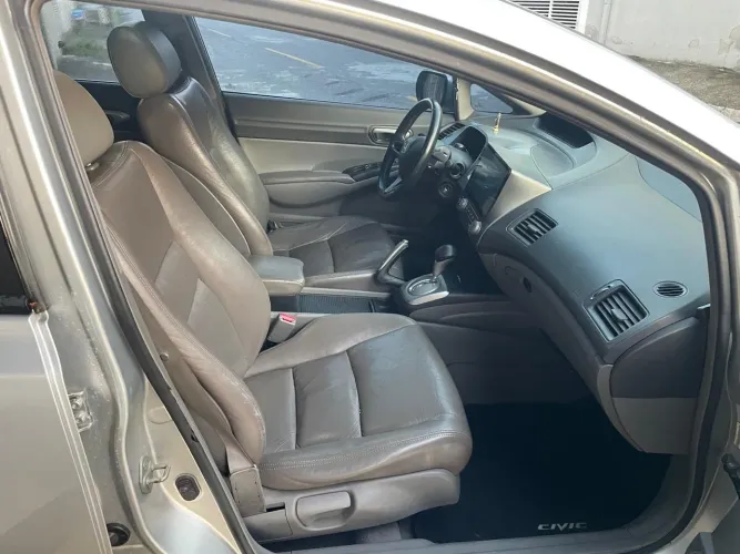 Honda Civic Sedan LXS 1.8/1.8 Flex 16V Aut. 4P 2010