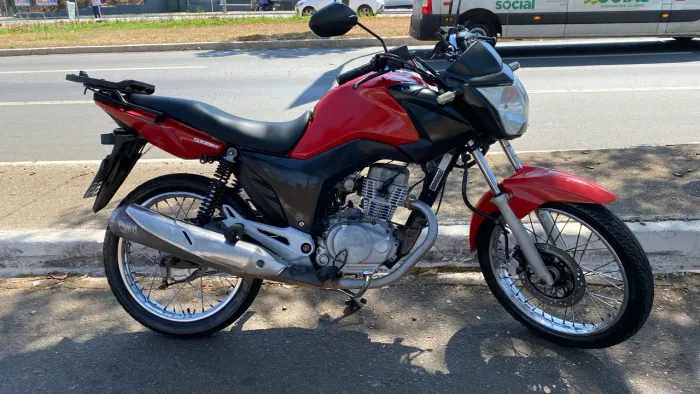 Honda CG 150 Fan 2013/2014, motor revisado, pneus novos.