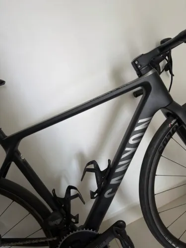 Canyon Ultimate CF SLX- grupo eletrônico