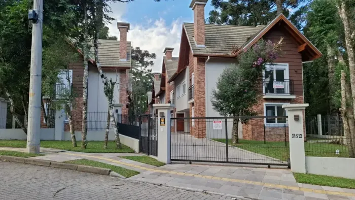 Casa em condomínio- Vila Suzana/ Canela.RS