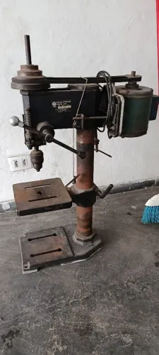 Furadeira de Bancada Industrial Tresbe Antiga Barata - Funcionando