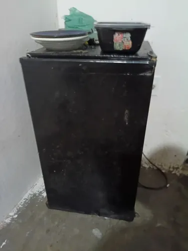Vendo frigobar funcionando perfeitamente só a porta que tá solta