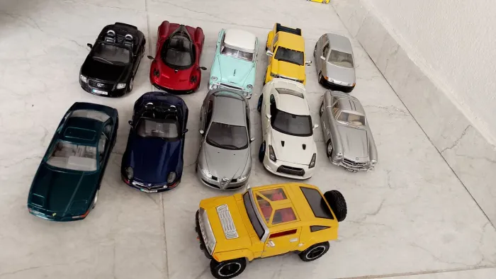 11 minis 1/24 por 600