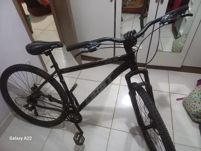 Vendo uma bicicleta