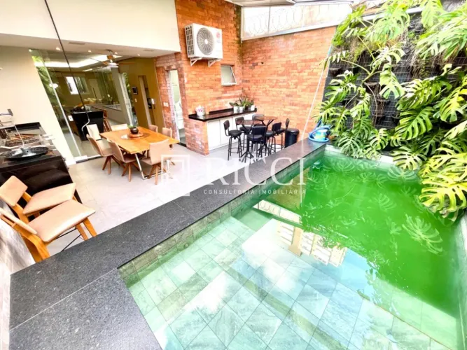 Sobrado Alto Padrão com Piscina - Campo Grande - Santos