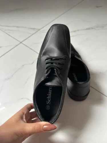 Sapato social infantil. Estado de Novo. TAM 34. R$ 65,00