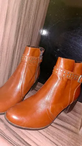 bota feminina de couro 