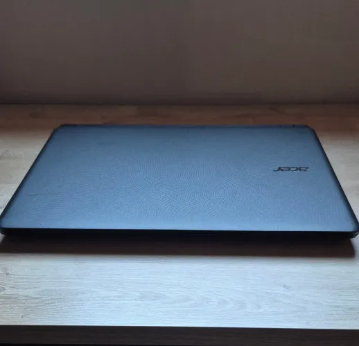 Notebook Acer ES1-572