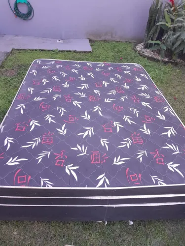 Vendo Cama Box de Casal