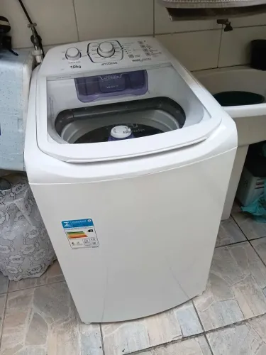 Máquina de lavar semi nova a venda