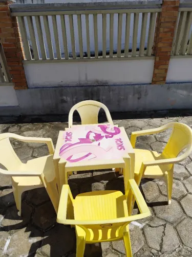 Jogo de mesa c 4 cadeiras Tramontina Skol Original
