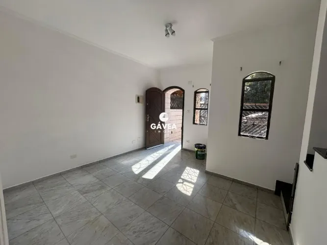 Sobrado à venda no Boqueirão em Santos.