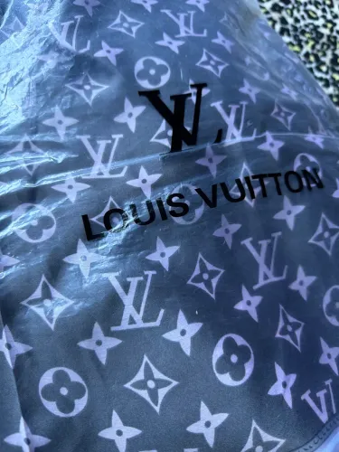 Lenço em seda Louis Vuitton cinza/rosa 