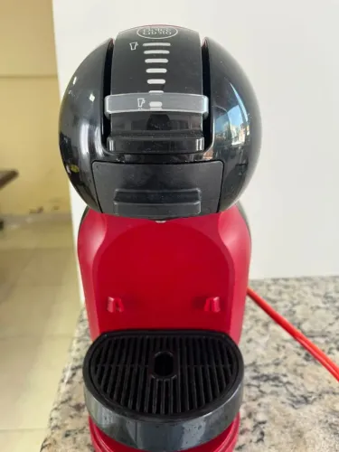 DOLCE GUSTO VERMELHA/PRETA