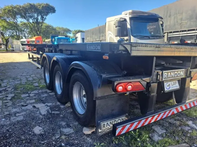 Carreta Porta conteiner parte deslizante randon da rodo trem