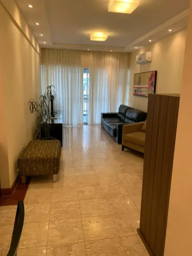 Vendo na Praia do Pecado apartamento com 197,65m2 em Macaé