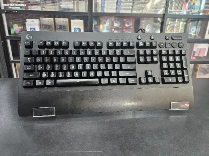 Teclado Gamer Logitech G213