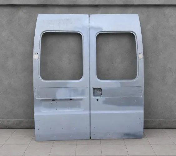 Portas do porta malas da Ducato 