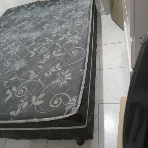 Cama de casal,valor 250 falar no chat