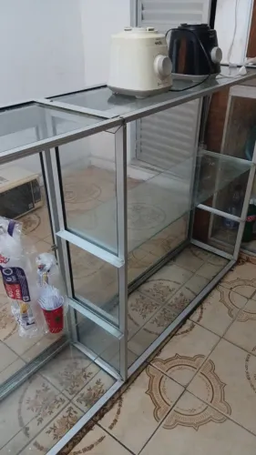 Balcão de Alumínio com Vidro