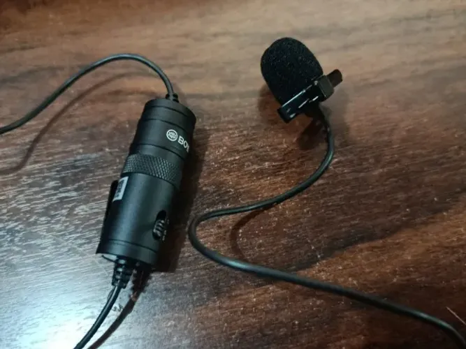 Microfone de Lapela Boya