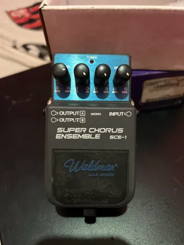 Vende-se Pedal SUPER CHORUS ENSEMBLE Waldman