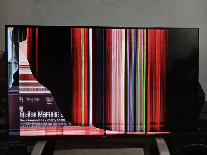 TV TCL 43 polegadas tela quebrada