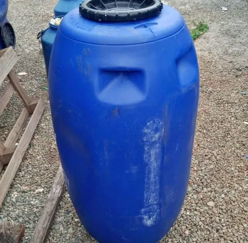 Tambo 240 litros