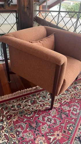 Poltrona antiga imbuia década de 80