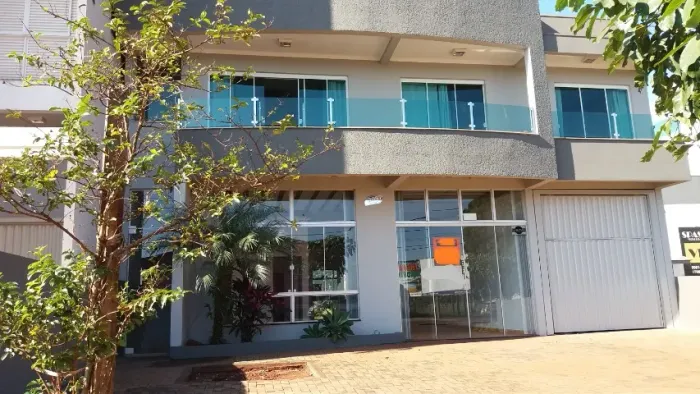 ENDE-SE AMPLO IMÓVEL - APARTAMENTO ( casa sobrado ) E SALA COMERCIAL - MEDIANEIRA