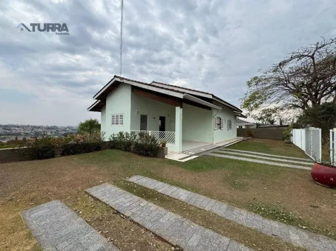 Casa com 4 dormitórios para venda ou locação de 500 m² no Jardim Flamboyant em Atibaia/SP 