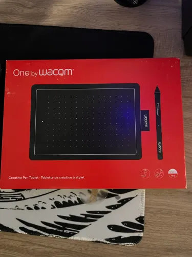 200,00 REAIS- Mesa Digitalizadora One By Wacom CTL472, Pequena, Pen LP-190K 