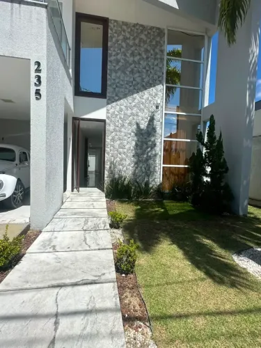 Casa duplex em condomínio para você e sua família!