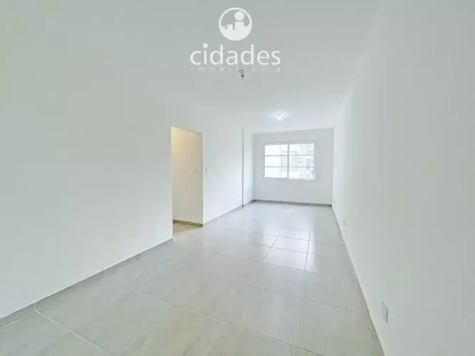 Apartamento para aluguel no Centro de Florianópolis, andar alto, 3 quartos (suíte) com ele