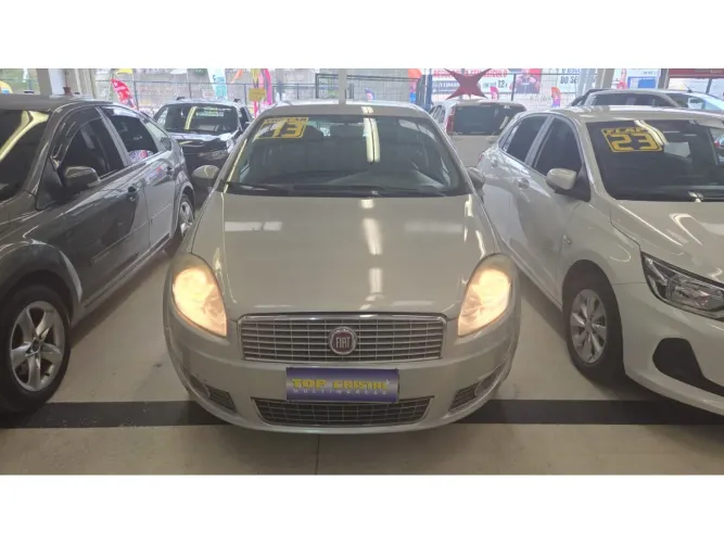 Fiat Linea Essence 1.8 Flex 16V 4P 2013