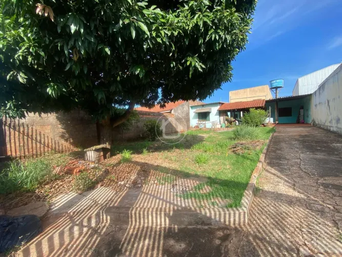 CASA COM ÓTIMO TERRENO NO BAIRRO SEMINÁRIO