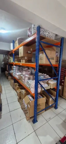 Vendo prateleira porta palets 2.90 altura x 2.50 de comprimento x 1.10 largura com 3 prat