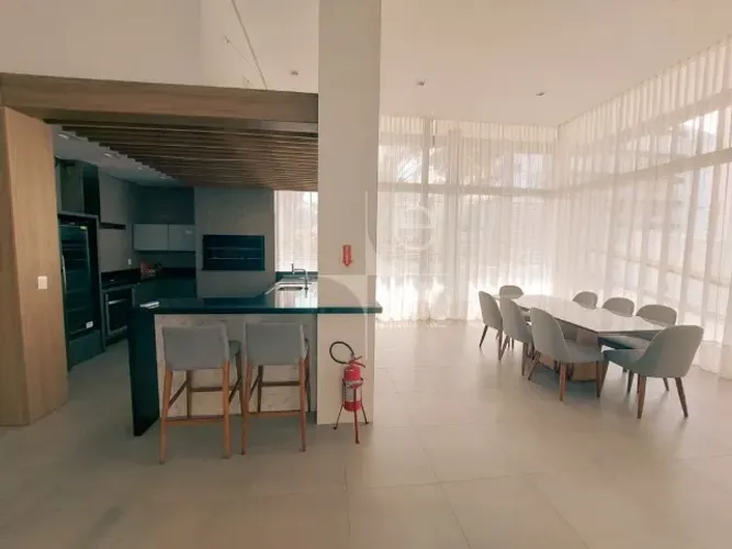 Apartamento completo no João Paulo | 2 suítes | andar alto com ótima iluminação natural.