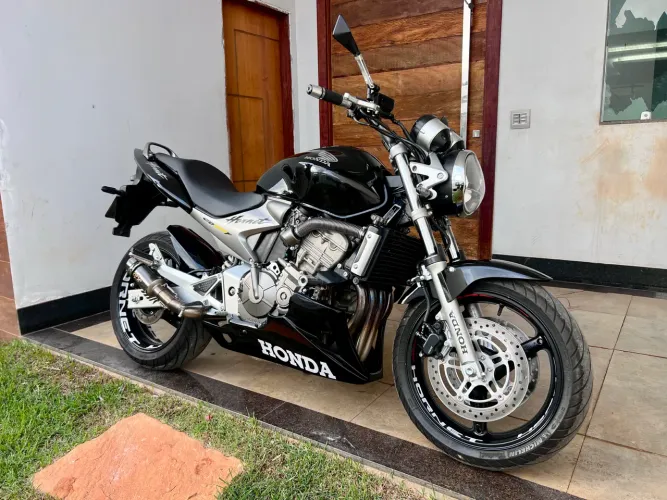 HORNET 600F CARBURADA - 2006 - MUITO NOVA E CONSERVADA, IPVA 26 PG, PNEUS MICHELIN NOVOS