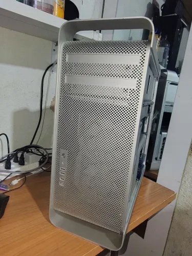 Kit Apple Mac Pro (2006-2008) 16GB RAM + HDs + Apple Cinema Display (Com Detalhes)