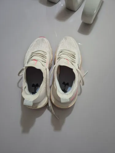 Tenis semi novo