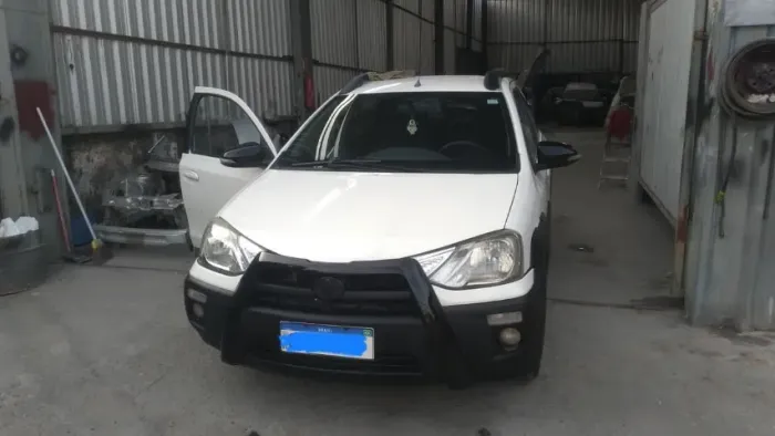 Toyota Etios Cross 1.5 Flex 16V 5P Mec. 2014