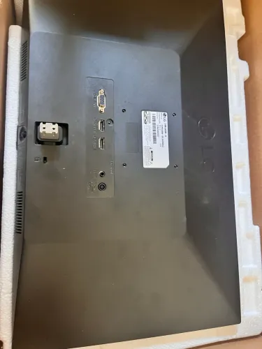 Monitor estragado (tela com defeito)
