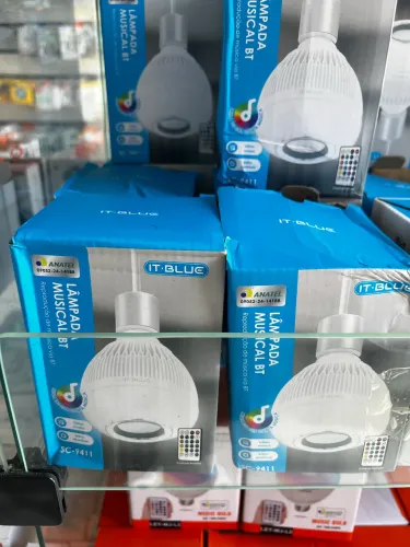 Lampada Bluetooth De Led Caixa De Som C Controle Rgb 12W