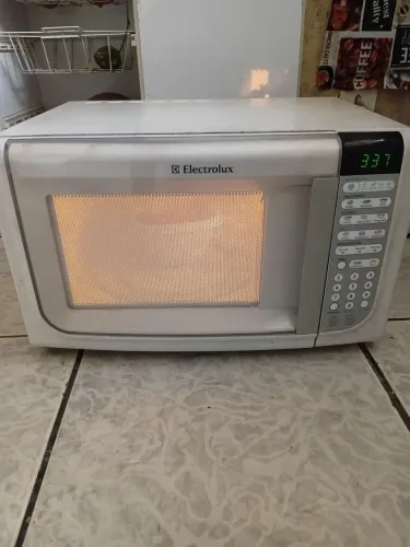 Micro-ondas Electrolux 250 reais funcionando perfeitamente entrego