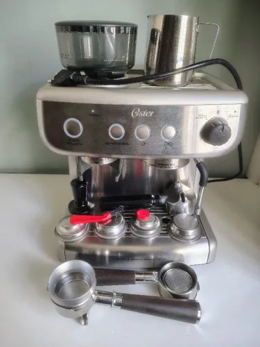 Cafeteira Espresso Oster Xpert Perfect Brew + Acessórios