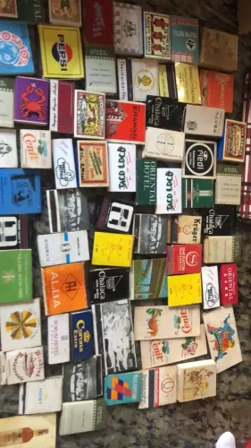 Coleção de caixas de fósforos antiga